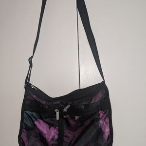 Lesportsac Deluxe Everyday, Splendor Night, EUC